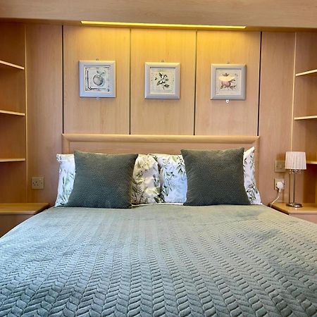 Severnside Boat And Caravan Park Gloucestershire - Caravan 1 Deerhurst 외부 사진