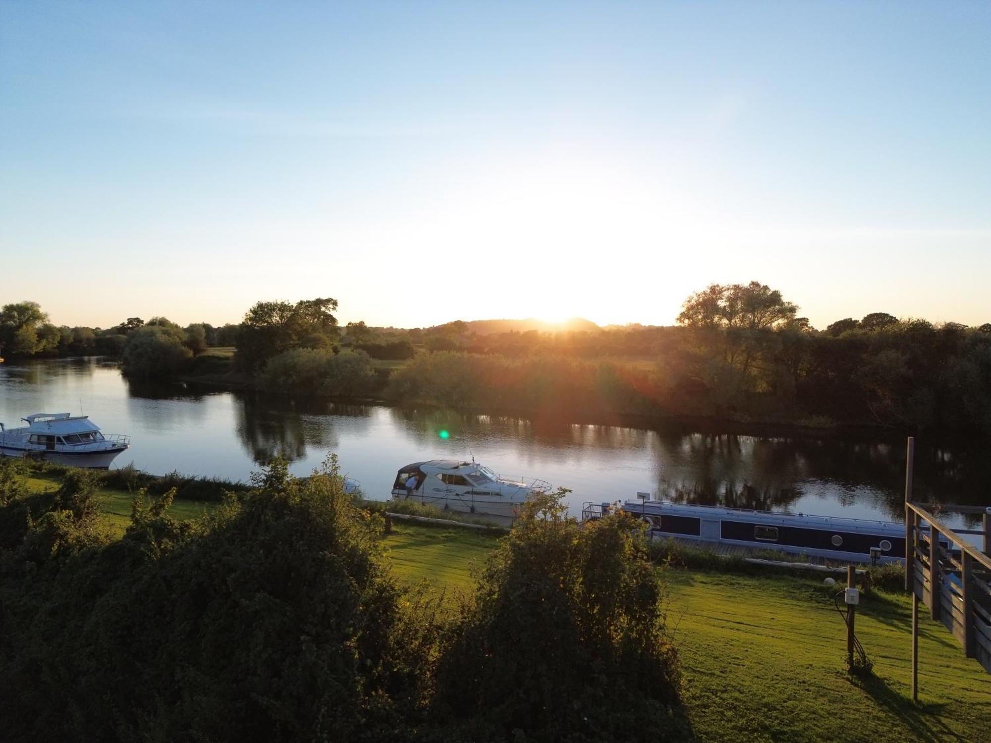Severnside Boat And Caravan Park Gloucestershire - Caravan 1 Deerhurst 외부 사진
