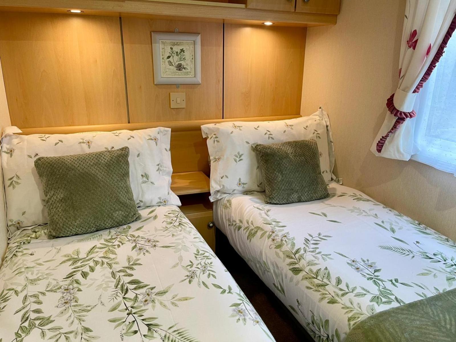 Severnside Boat And Caravan Park Gloucestershire - Caravan 1 Deerhurst 외부 사진